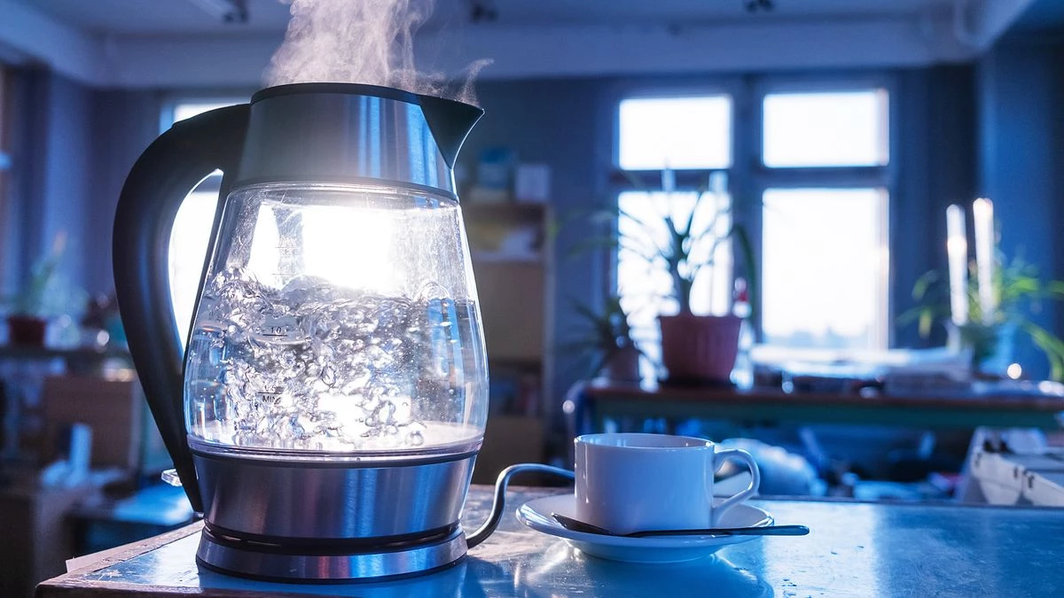 water boils in a kettle