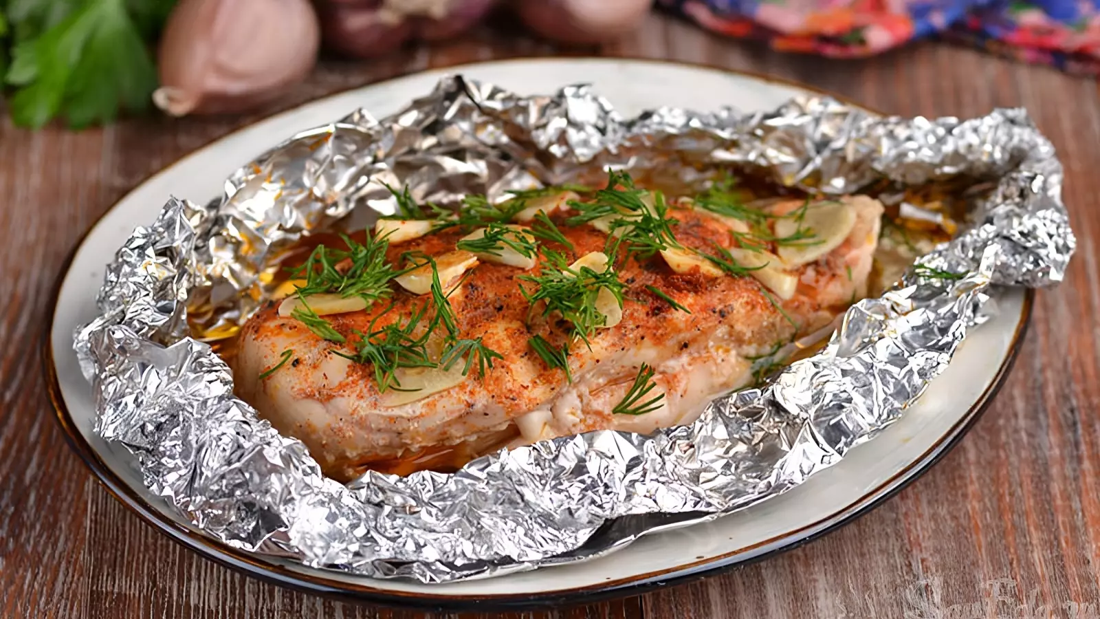 Wrapping in foil and baking chicken breast